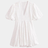 Anastasie | Robe mini brodées à manches volantées