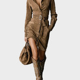 Robe midi en suédine à manches longues et col cravate