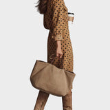 Robe midi à pois en simili-cuir