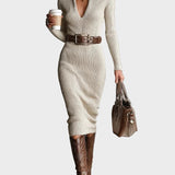 Gabriela - Robe midi en maille à ceinture et col roulé