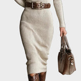 Gabriela - Robe midi en maille à ceinture et col roulé