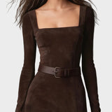 Robe maxi élégante en simili-cuir marron foncé à décolleté carré